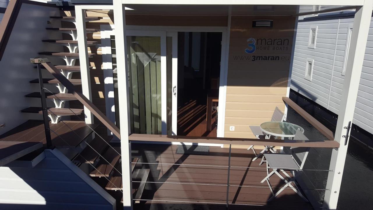 Hausboot Pula - Floating House Water Lily Hotel Exterior photo